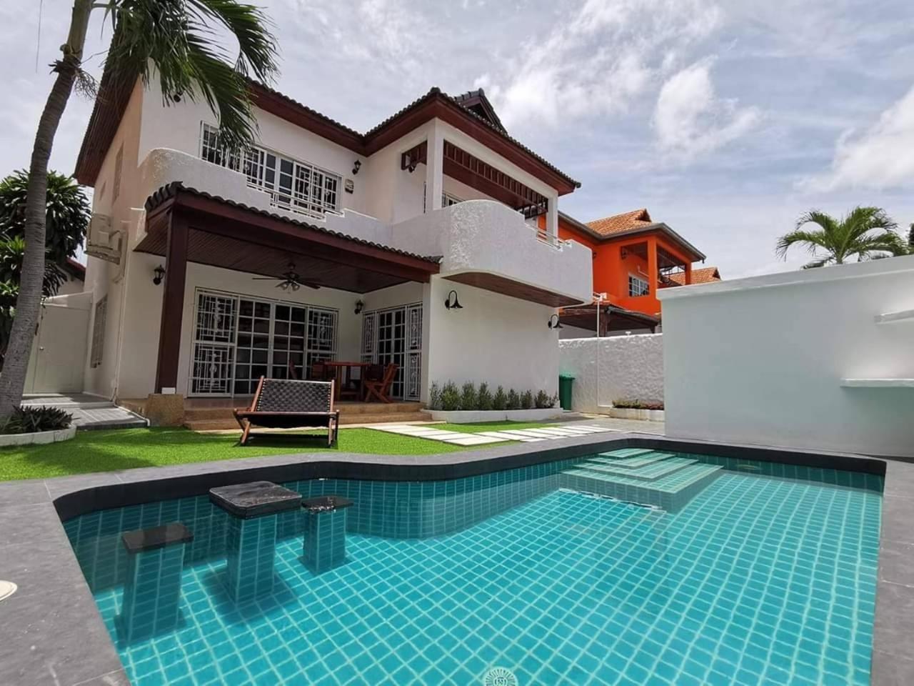 Kartar Pool Villa